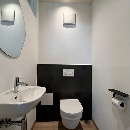 Schatzkiste 1 דירה *